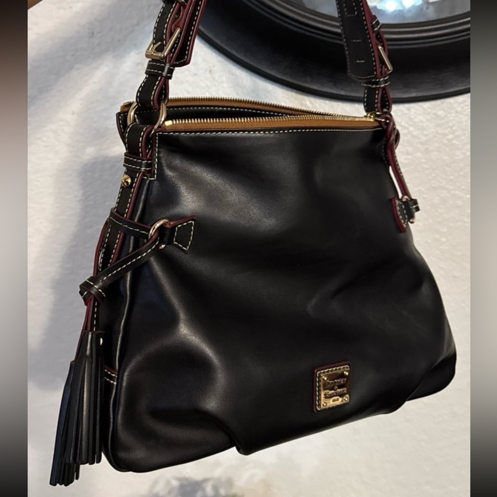 Dooney and bourke smooth leather shoulder bag